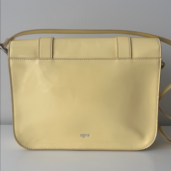 Heys - Garden Party Messenger Bag in Butter Yellow - Picture 4 of 10